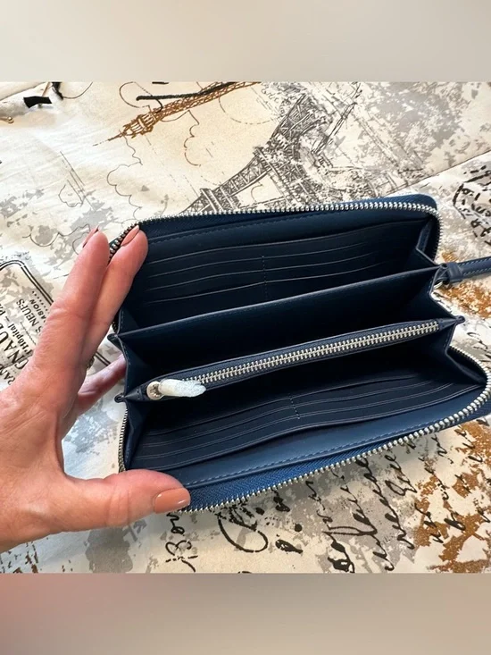 NWT! Coach Denim Zip Wristlet in Dark Blue with Silver Logo - Picture 5 of 9